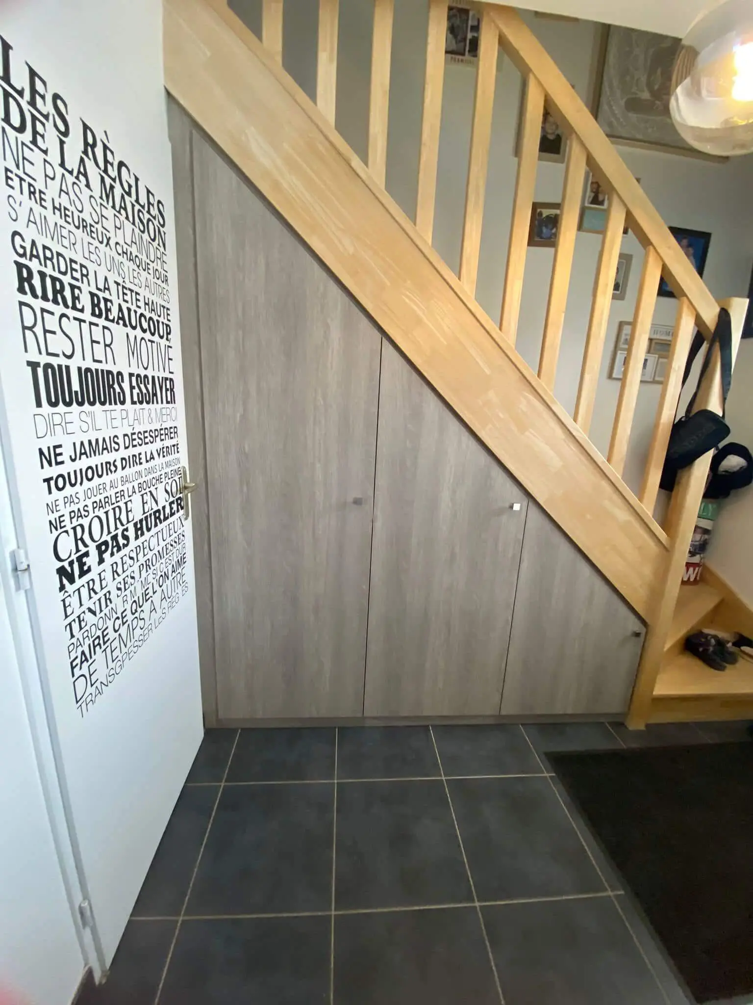 sous escaliers srt